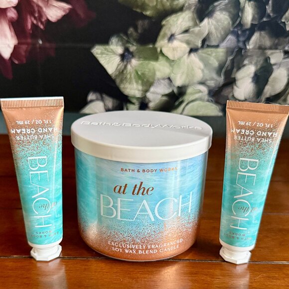 NEW 3-Pc Bath & Body Works AT THE BEACH 3-Wick 14.5oz Candle & 2 Hand Creams - Picture 1 of 3